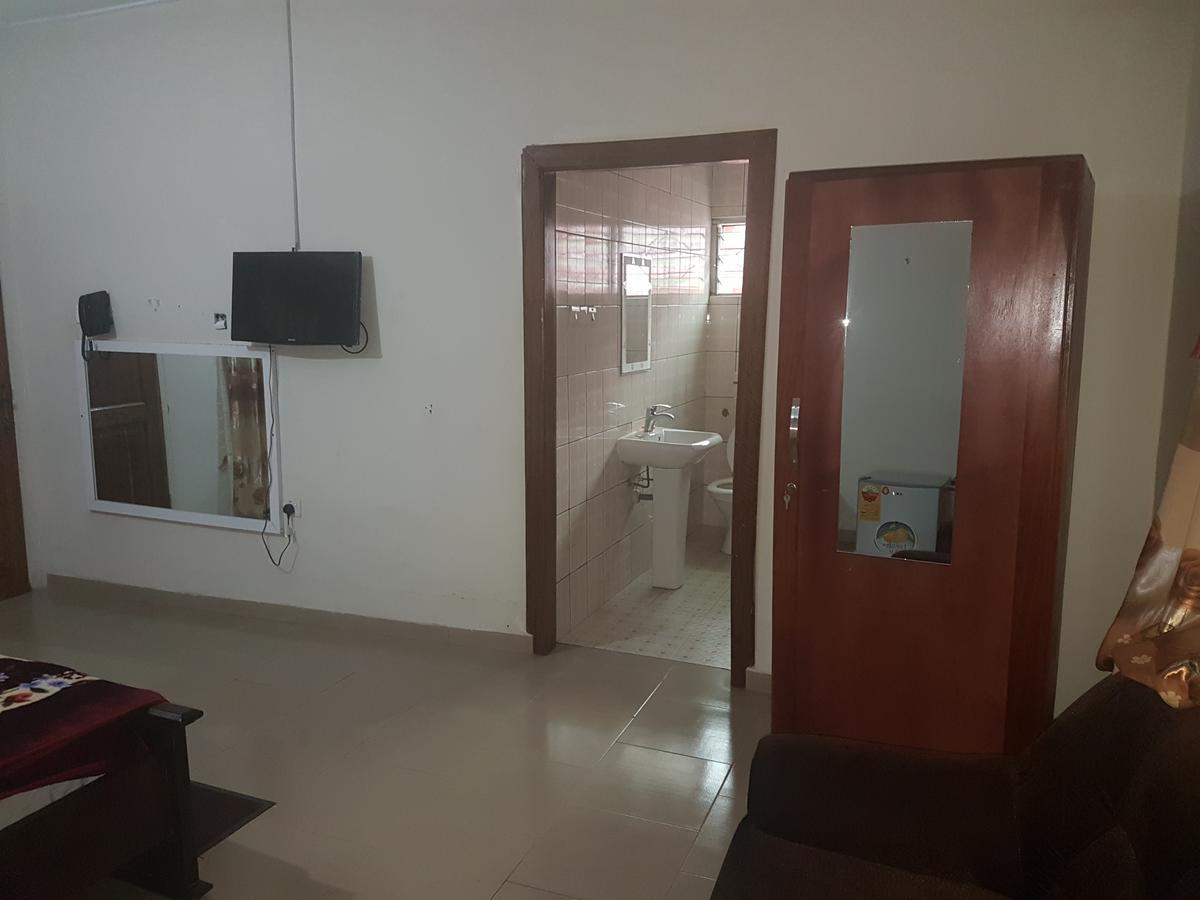 Jostev Hotel Кумаси Екстериор снимка